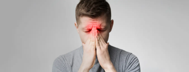 Red Light Therapy vs. Saline Rinse: Which is Best for Sinus Support?